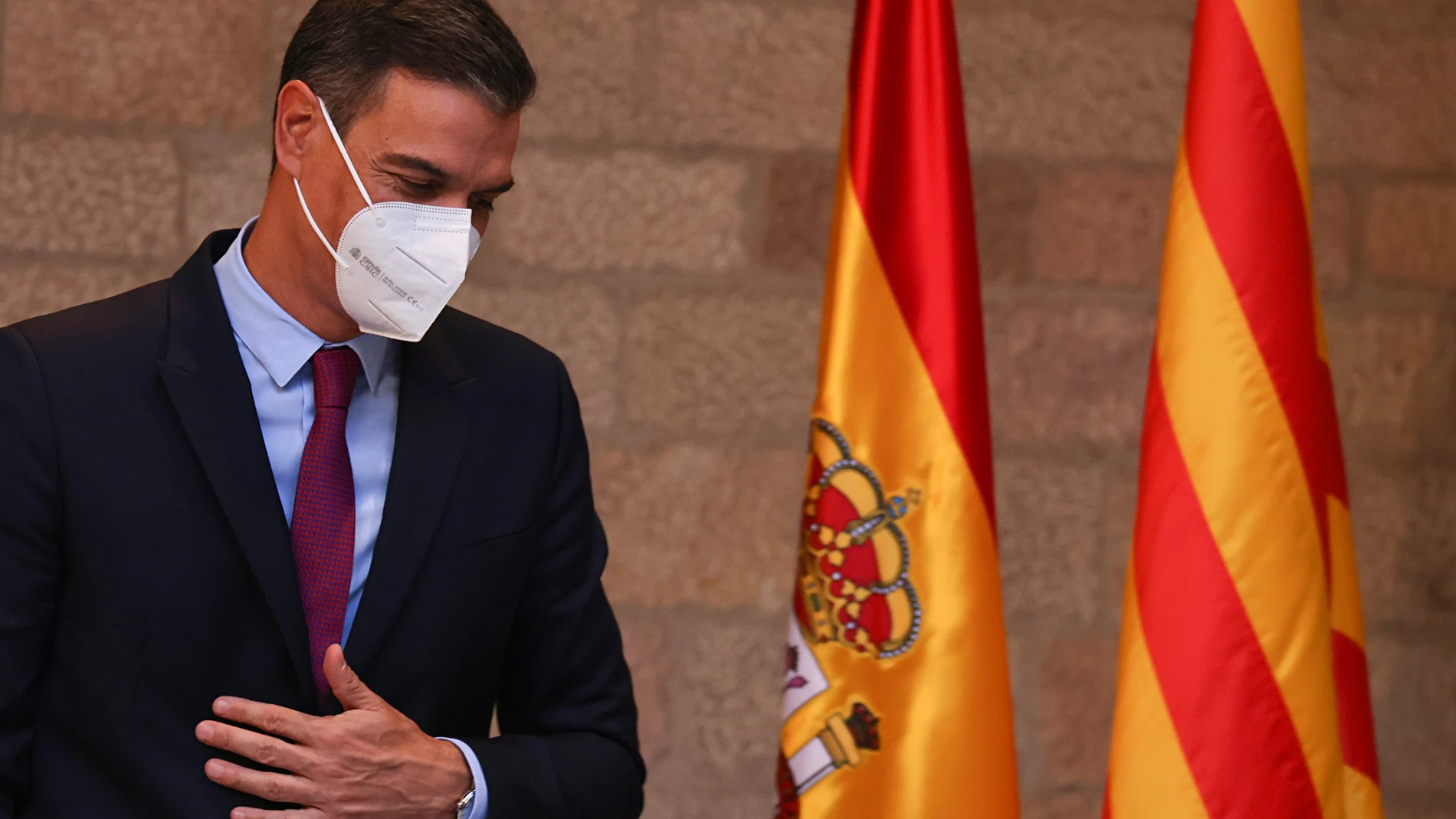 Spanish Prime Minister Pedro Sanchez leaves after attending a news conference at Palau de la Generalitat in Barcelona, Spain, September 15, 2021. REUTERS/Nacho Doce