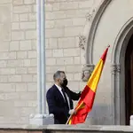  Aragonès quita la bandera de España de la Generalitat tras reunirse con Sánchez