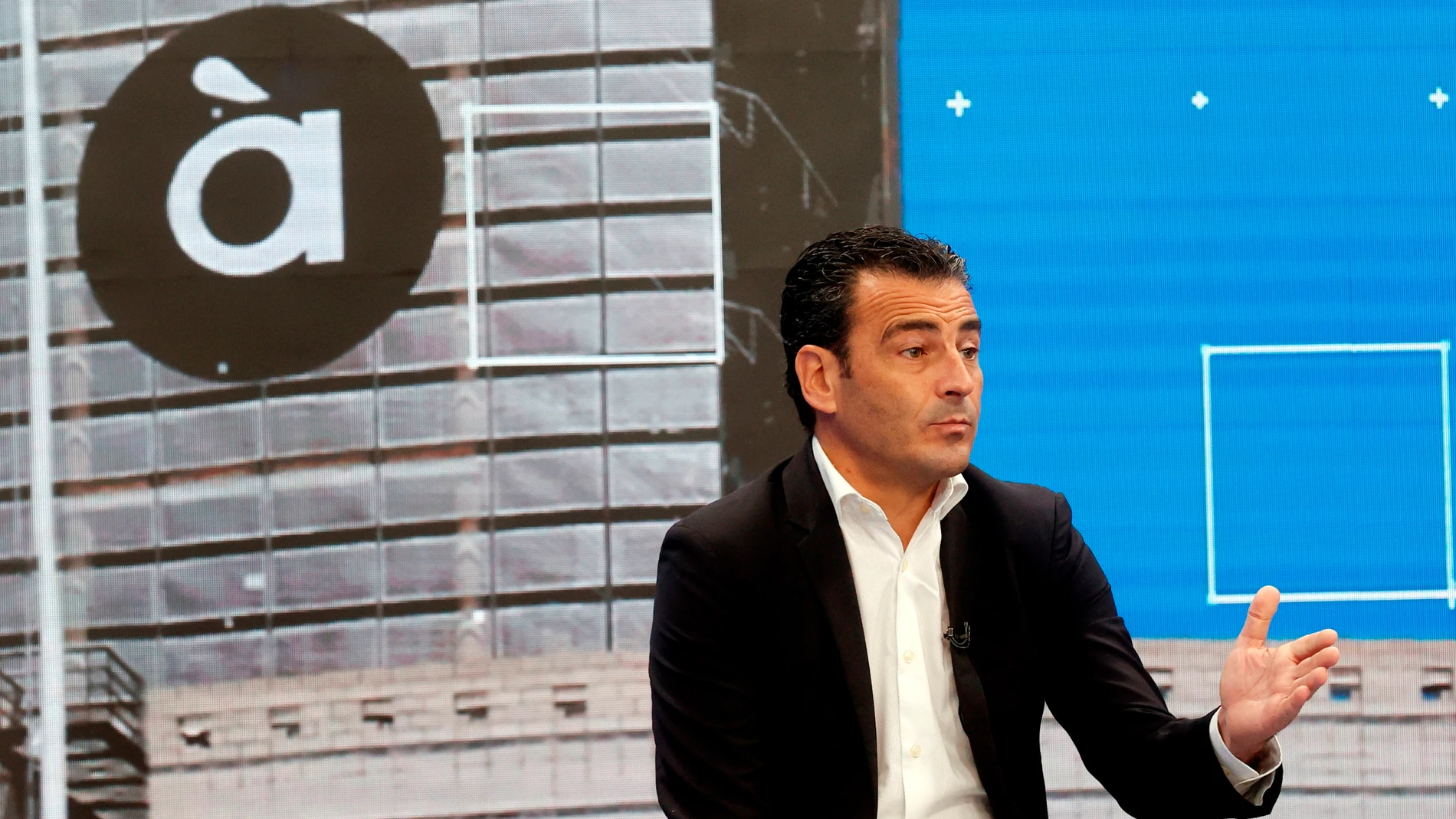 El director general de À Punt Mèdia, Alfred Costa, durante la presentación de las principales novedades informativas de la televisión y la radio de À Punt Mèdia para esta temporada