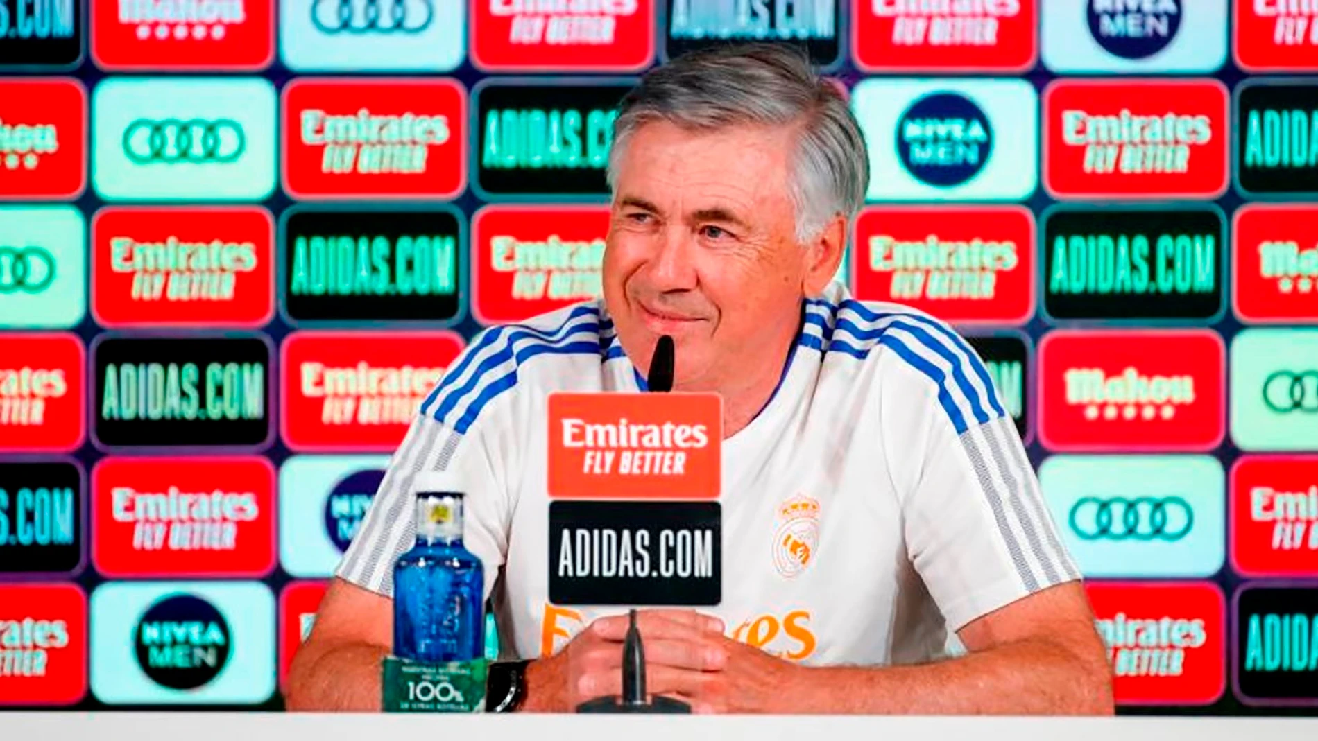 EL entrenador italiano del Real Madrid Carlo Ancelotti