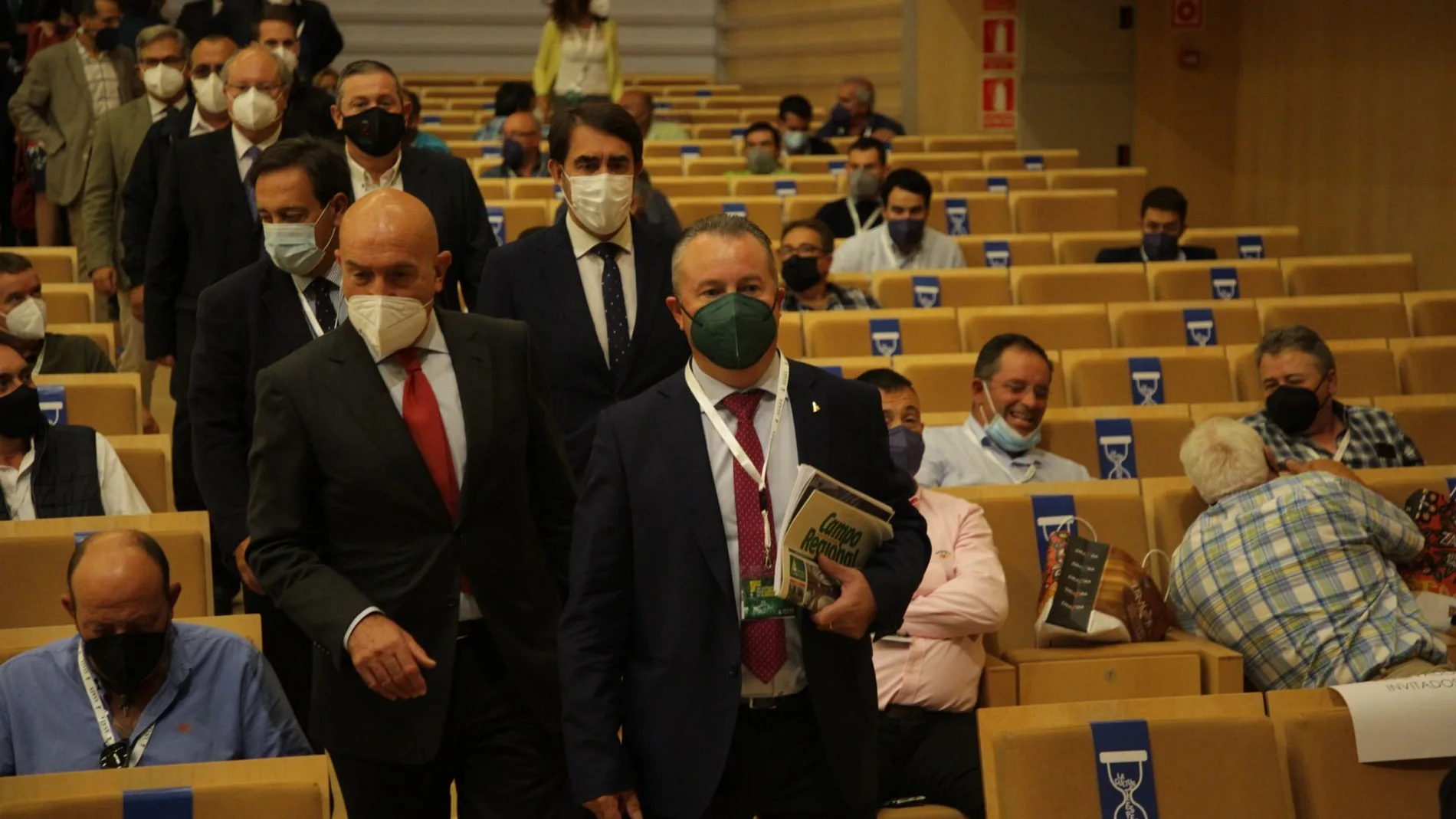 El consejero de Agricultura, Ganadería y Desarrollo Rural de la Junta de Castilla y León, Jesús Julio Carnero, clausura el Congreso Regional de Asaja en Zamora, donde ha sido reelegido Donaciano Dujo