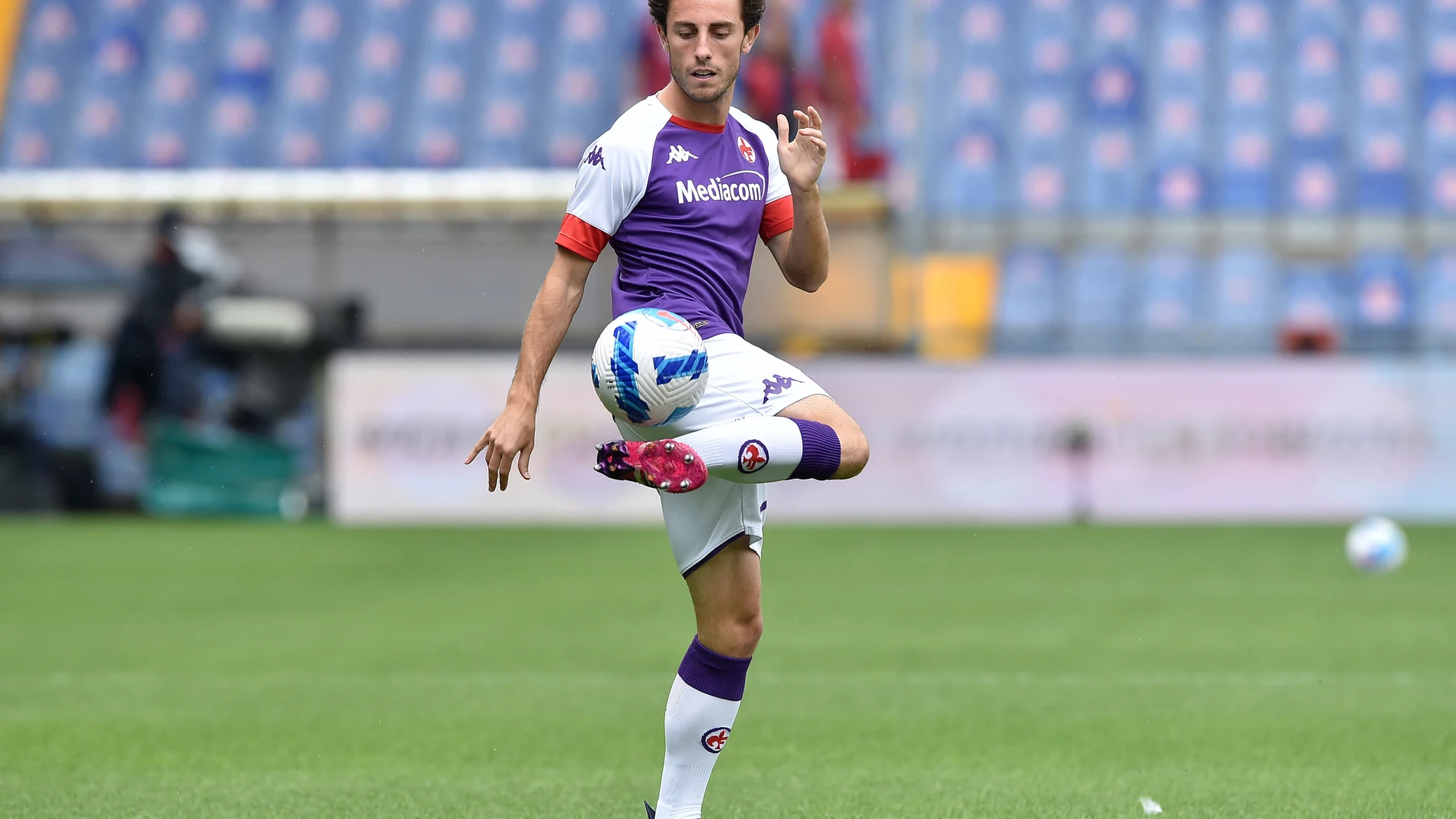 Álvaro Odriozola con la Fiorentina. (AFP)