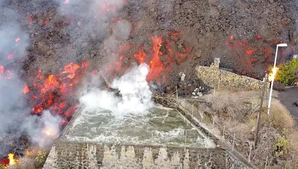 Imagen aérea de la lava del volcán