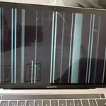  La excusa que da Apple cuando se rompe la pantalla de los nuevos MacBook con chip M1