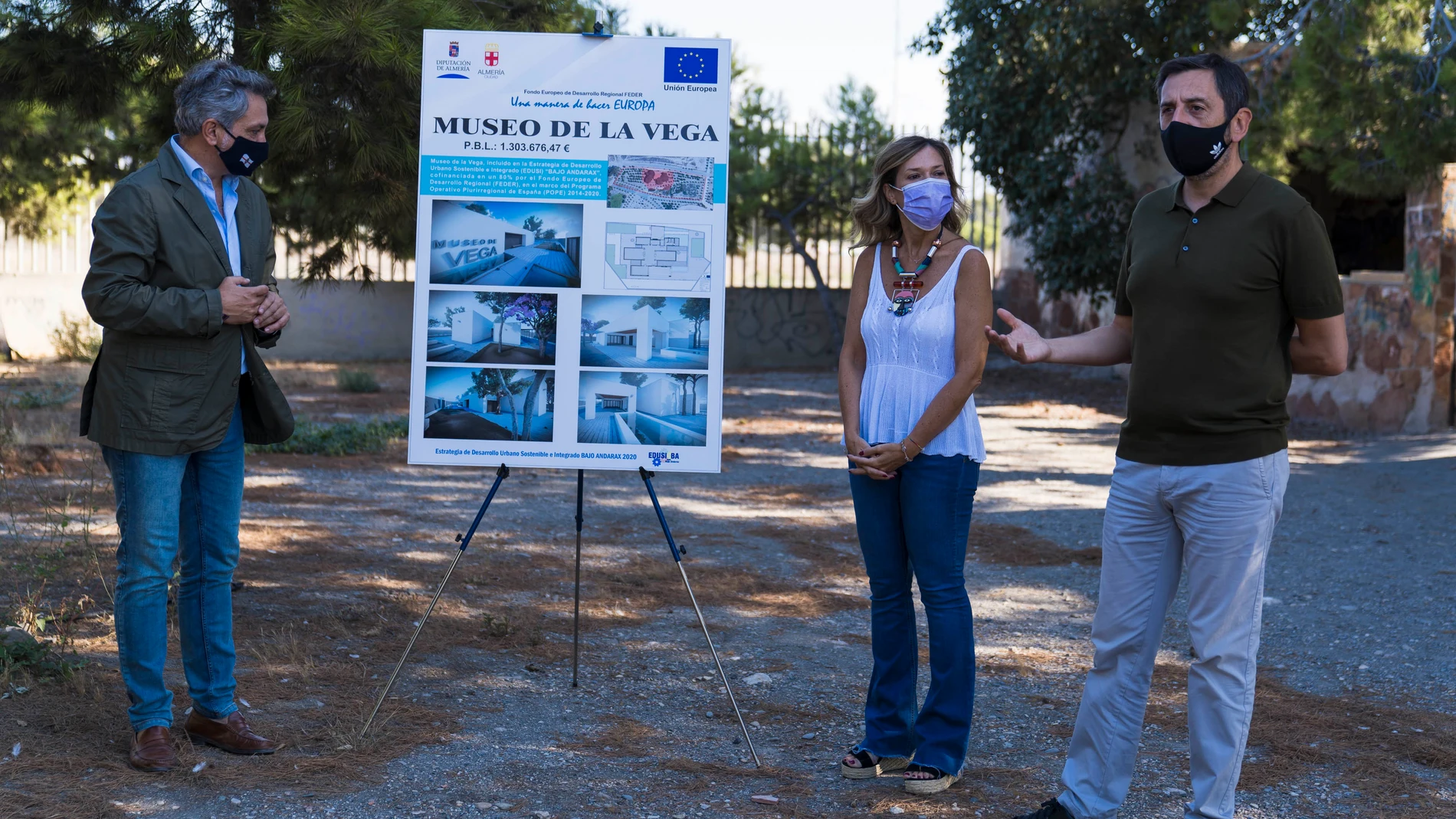 Escobar y Martínez Labella visitan el terreno en el que se asentará el futuro Museo de la Vega