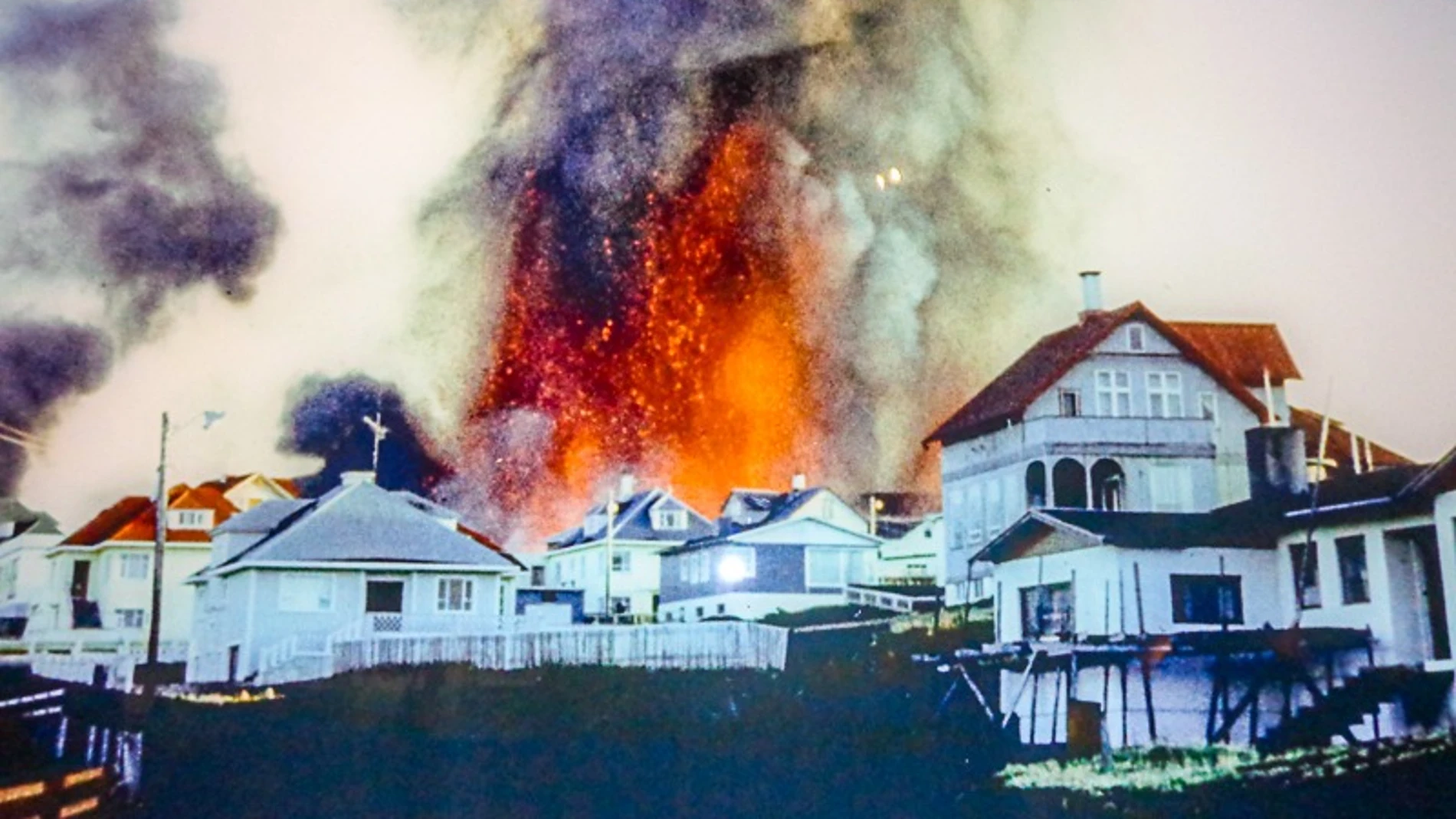Las casas más cercanas al volcán Eldfell se encontraban a 400 metros