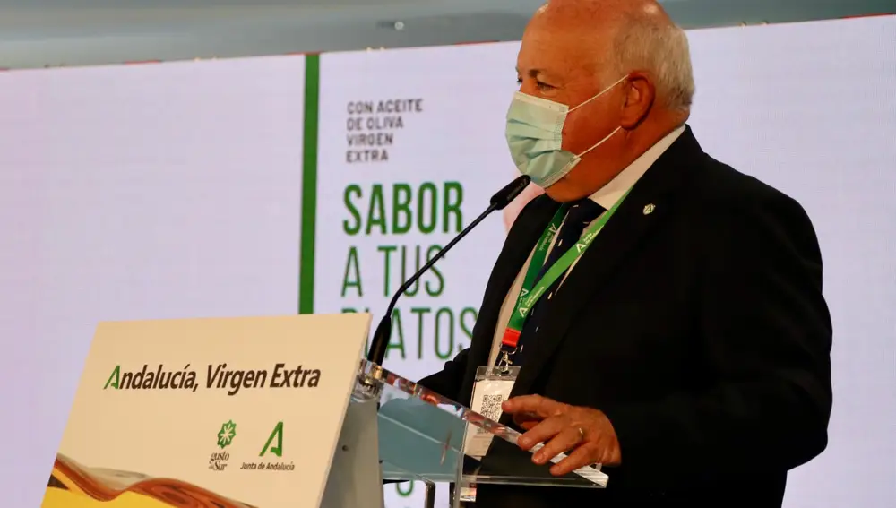 El consejero de Salud, Jesús Aguirre, durante su intervención en la campaña de promoción del AOVE andaluz