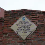 Placa de El Recuerdo, quinta de los duques de Pastrana donde Napoleón Bonaparte estuvo alojado en diciembre de 1808