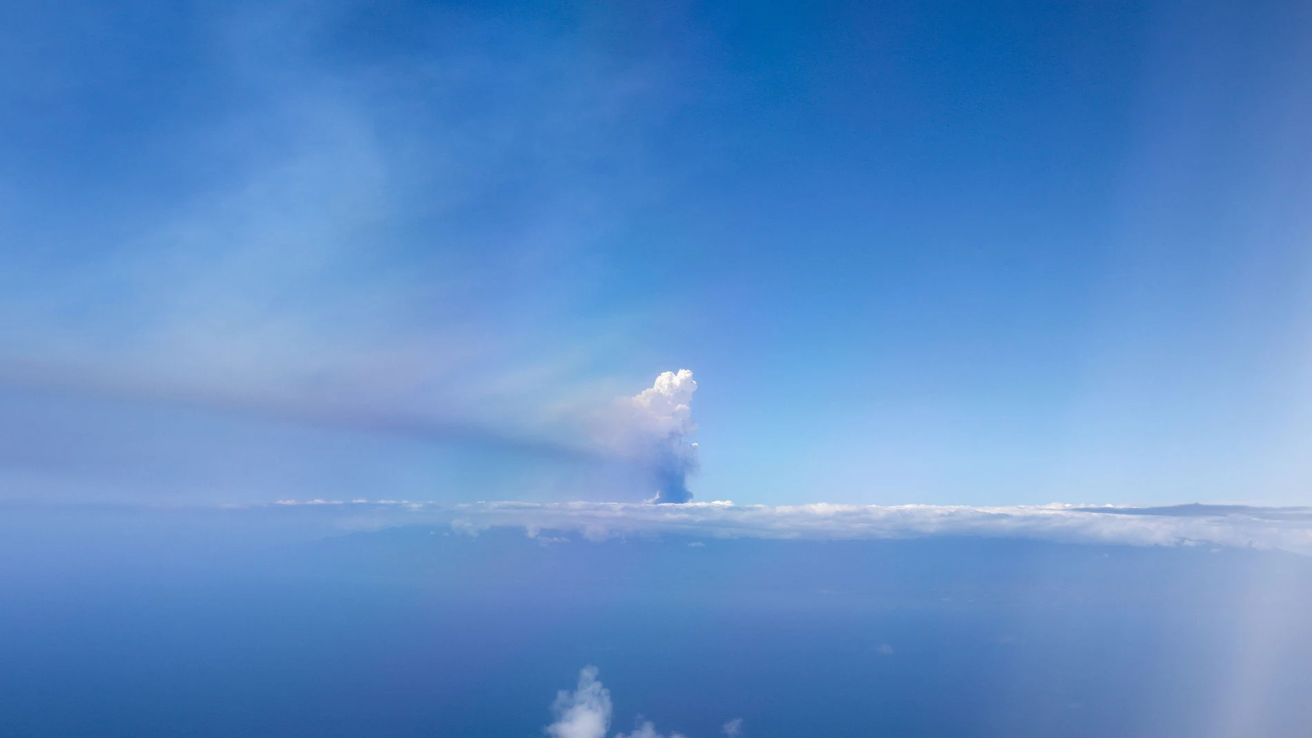 El dióxido de azufre es el gas más común que se emite en una erupción volcánica