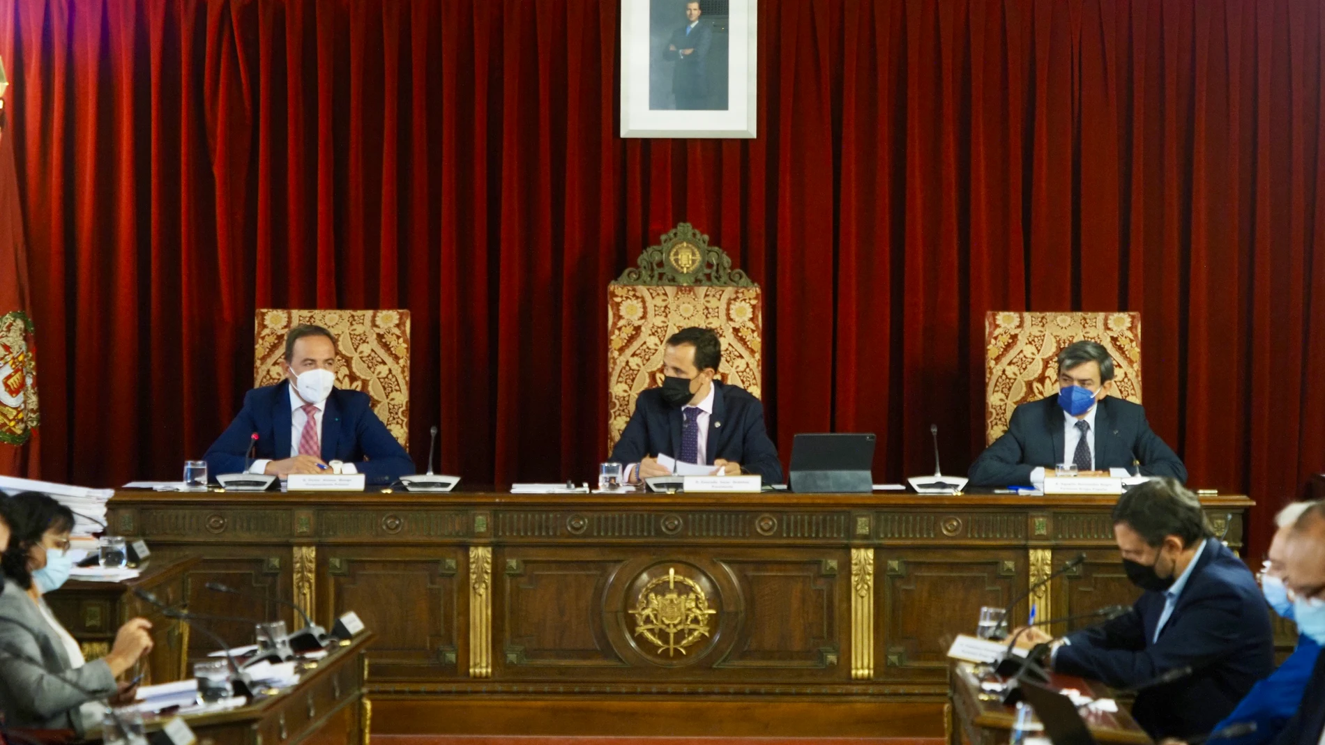 Pleno del mes de septiembre de la Diputación de Valladolid presidido por Conrado Íscar