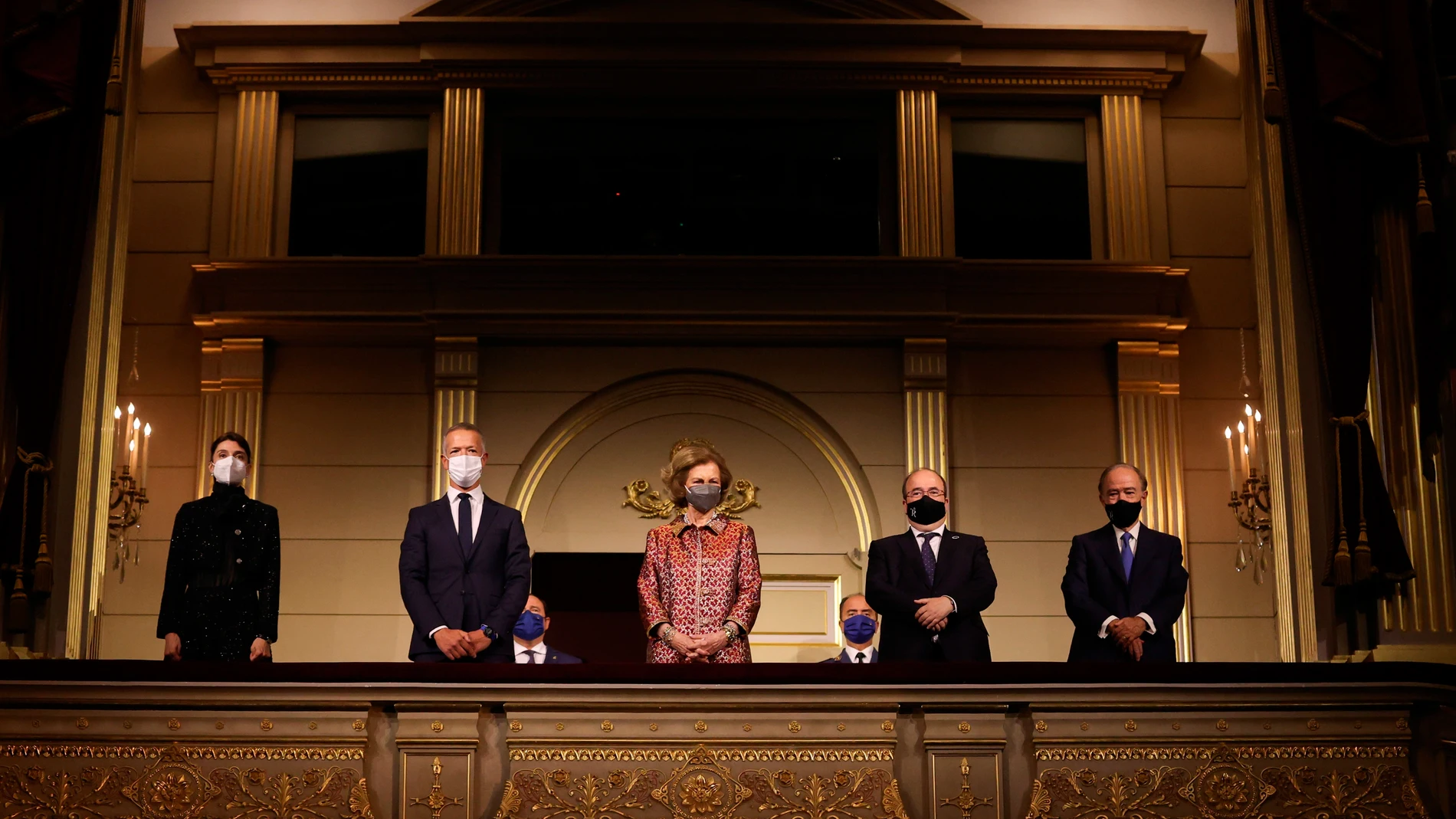 La reina Sofía y el ministro de Cultura, Miquel Iceta entre otros asistentes, en la inauguración de la temporada 2021/2022 del Teatro Real