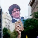 Manifestación ayer ante el Consulado de Italia en Barcelona para protestar por la detención en Cerdeña del ex presidente de la Generalitat
