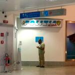 Comisaría de policía permanente dentro del aeropuerto de Cerdeña, donde Puigdemont fue detenido el jueves