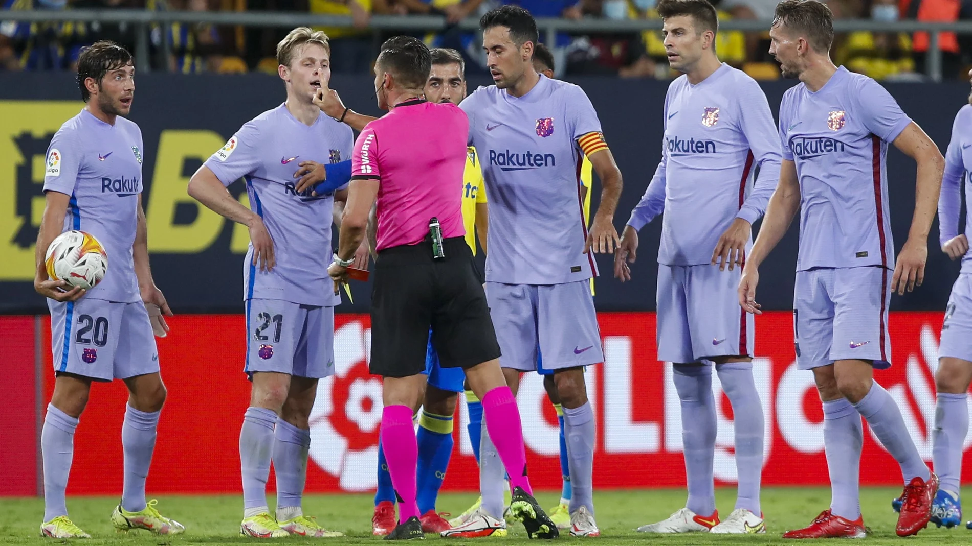 Frenkie de Jong fue expulsado en el minuto 64 del Cádiz - Barcelona
