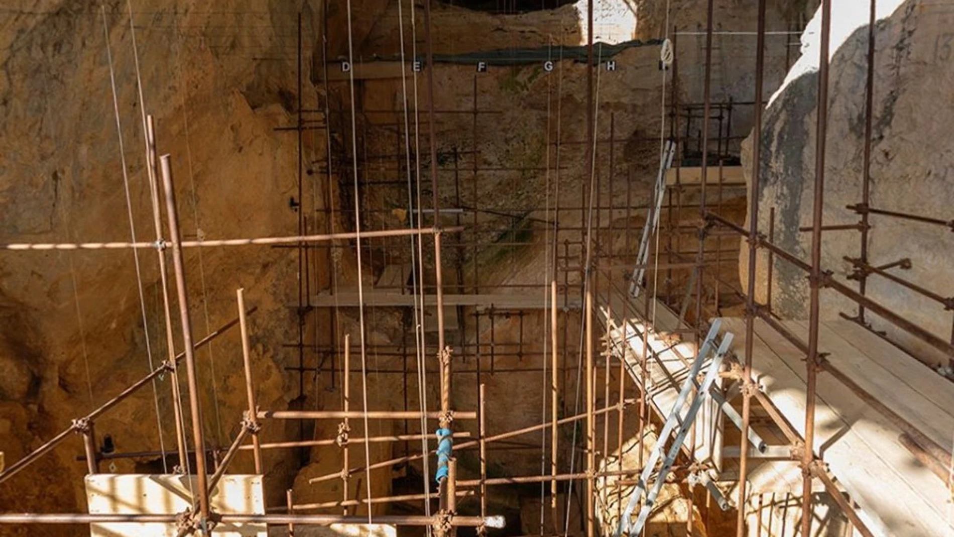 Imagen de la cueva de Tautavel difundida en twitter por el Musée de Préhistoire de Tautavel