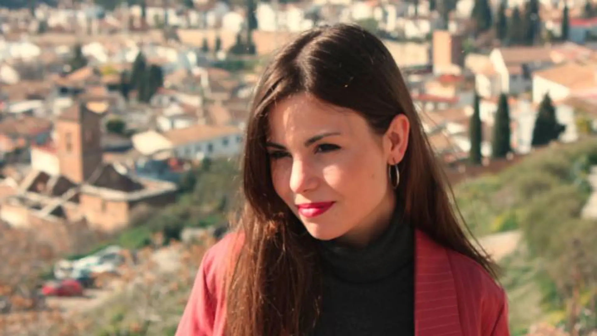 La poeta María Elena Higueruelo obtiene el Premio Nacional de Poesía Joven