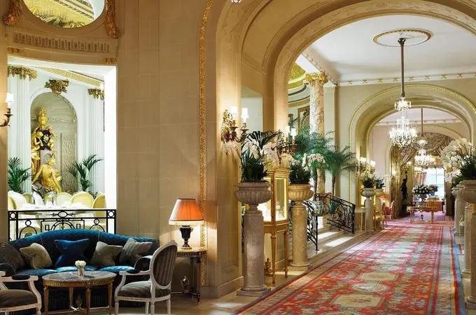 No has visto vestíbulos de hoteles más lujosos que estos de Londres
