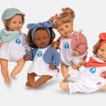 Las muñecas diseñadas para no trasmitir el coronavirus cuando los niños las comparten en sus juegos