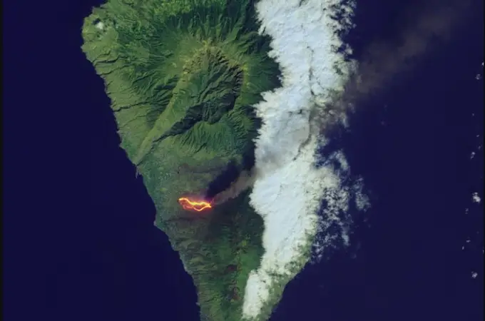 La lava de La Palma, vista desde el espacio por un satélite de la NASA 