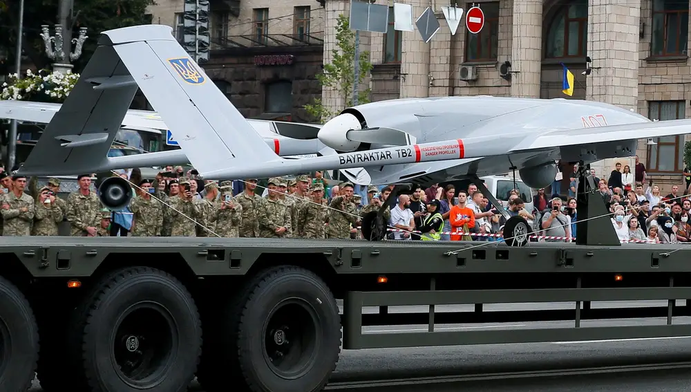 FILE PHOTO: A drone Bayraktar is seen during a rehearsal for the Independence Day military parade in central Kyiv, Ukraine August 18, 2021. REUTERS/Gleb Garanich/File Photo
