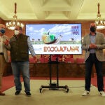 El presidente de la Diputación de Zamora, Francisco José Requejo, el diputado de Agricultura y Ganadería, Ángel Sánchez, y el secretario de la Fundación Caja Rural de Zamora, Feliciano Ferrero, presentan la XVII Feria de Productos Ecológicos "Ecocultura"