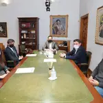 El presidente de la Diputación de Valladolid, Conrado Íscar, y los portavoces de los grupos firman la declaración institucional
