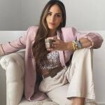 Rocío Osorno con pantalón de Mango.