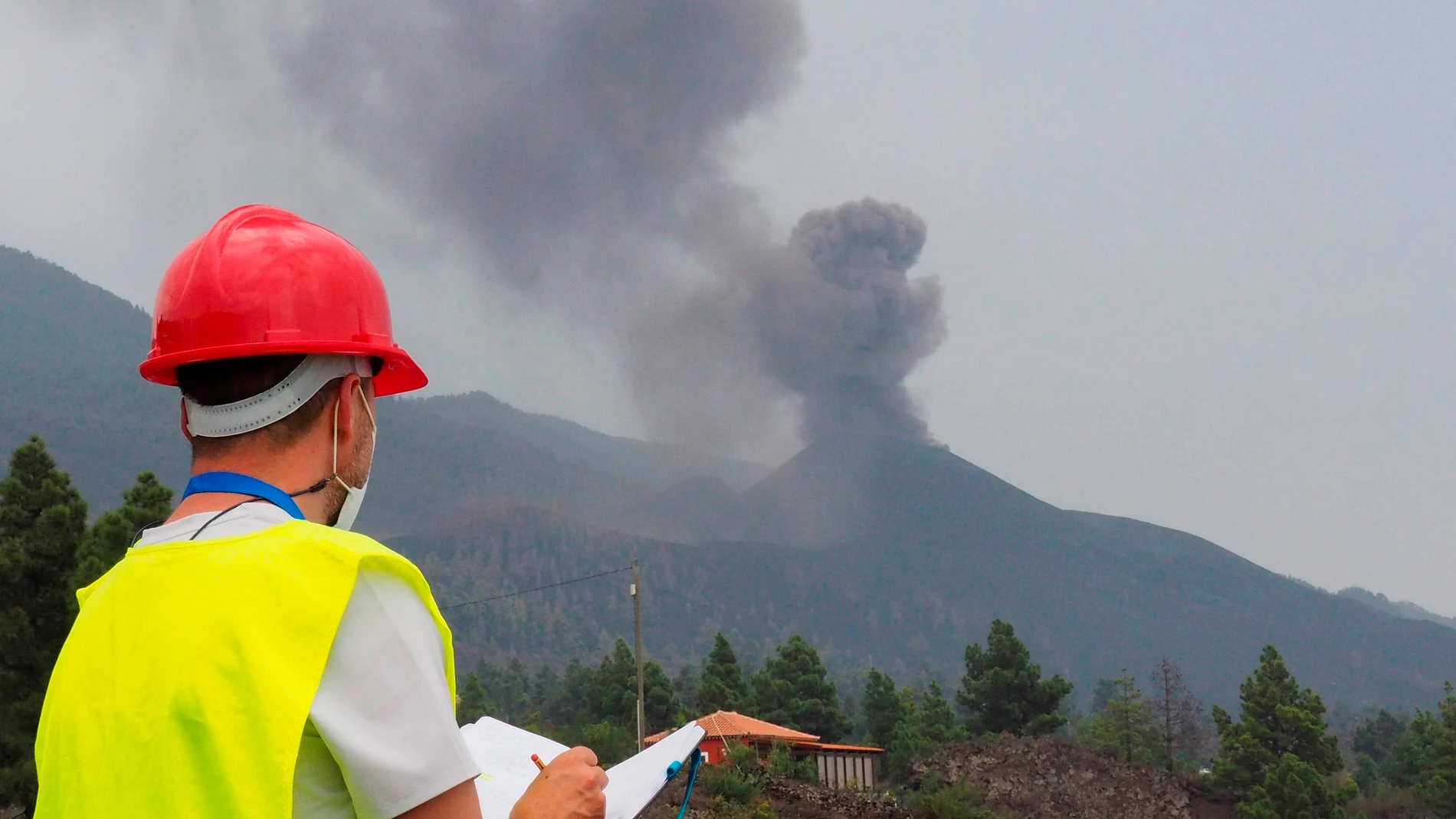 El trabajo que científicos e investigadores está resultando clave en la gestión de la crisis del volcán