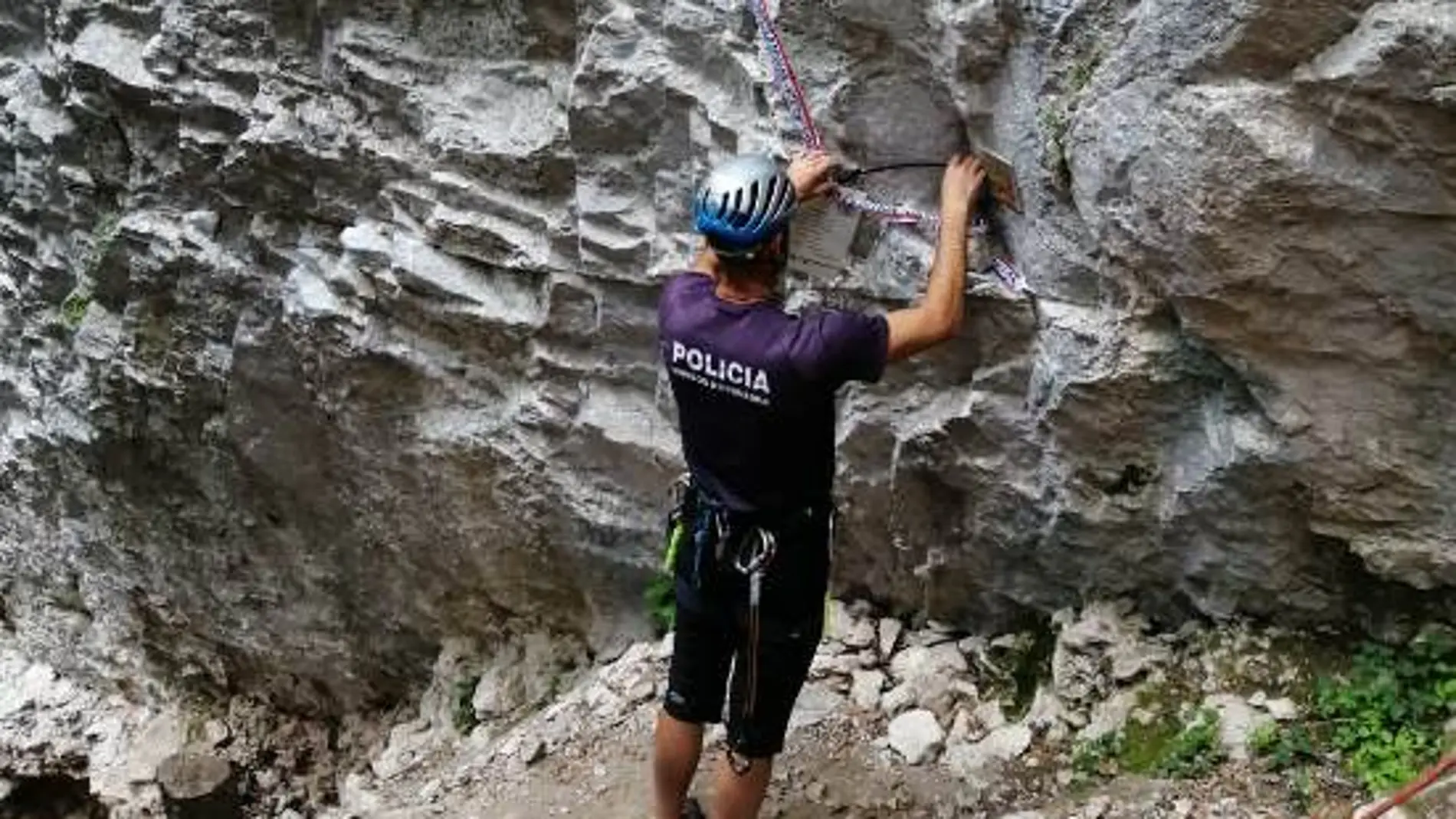 Imagen de archivo de una práctica de escalada de los Mossos d'Esquadra