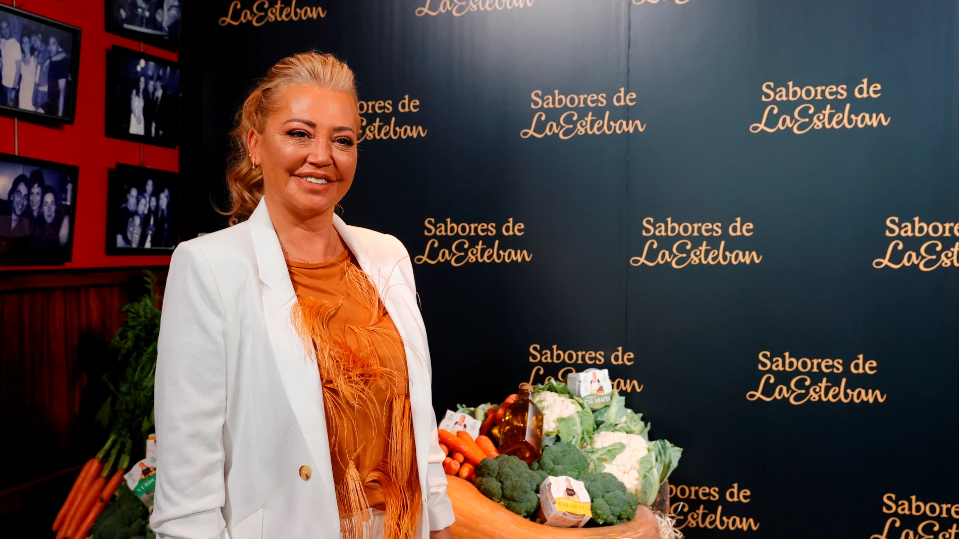 La colaboradora de televisión Belén Esteban presenta sus nuevos productos de Sabores de la Esteban en el Museo Chicote de Madrid.