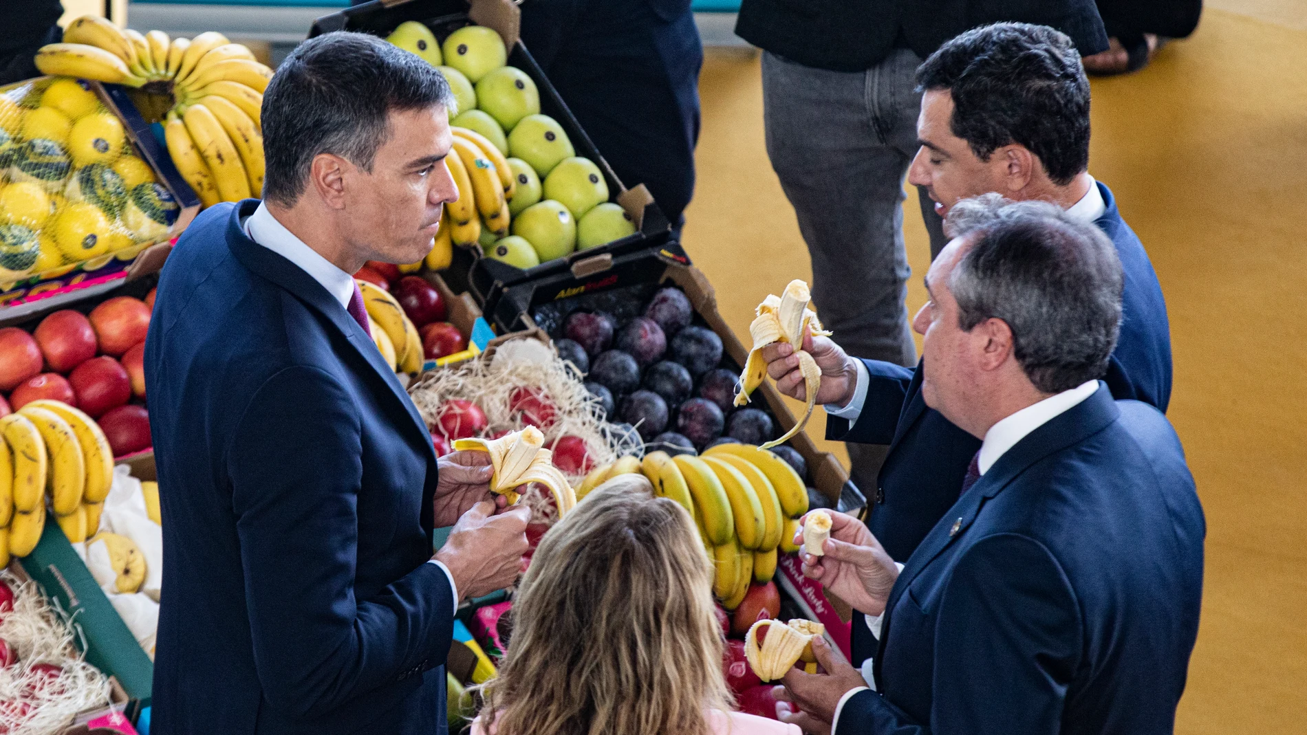 El presidente, Pedro Sánchez, ayer con el presidente andaluz, Moreno Bonilla
