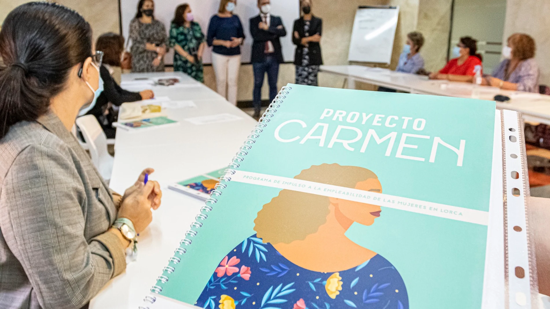La vicepresidenta y consejera de Mujer, Isabel Franco, y el alcalde de Lorca, Diego José Mateos, inauguran el 'Proyecto Carmen'.ABEL F. ROS | CARM05/10/2021