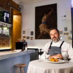 Javier Aparicio está al frente de esta taberna imprescindible en Madrid.