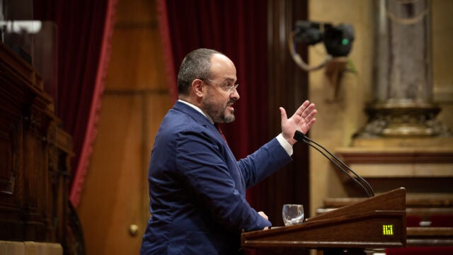 El presidente del PP de Cataluña, Alejandro Fernández, interviene en la segunda sesión del Pleno en el Parlament de Cataluña.