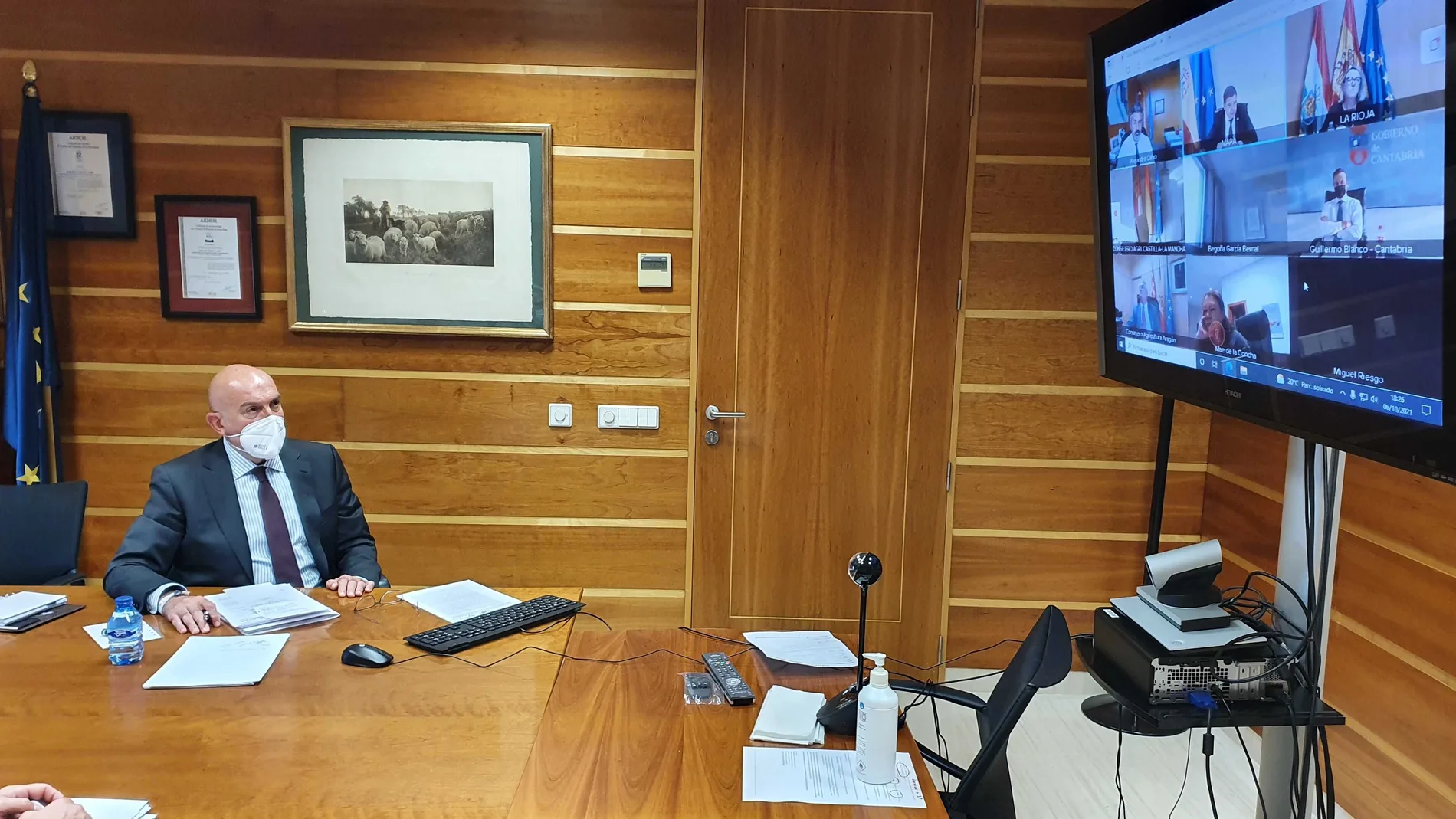 El consejero de Agricultura y Ganadería, Jesús Julio Carnero, durante el Consejo Consultivo de Política Agrícola para Asuntos Comunitarios