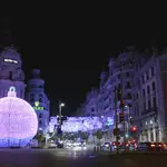 La bola del Edificio Metrópoli, en el cruce de Alcalá y Gran Vía, repetirá este año