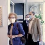La viróloga e inmunóloga Margarita del Val, antes de impartir la primera conferencia del curso sobre el SARS CoV-2 en el Colegio de Médicos de Segovia