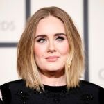 FILE PHOTO: Singer Adele arrives at the 58th Grammy Awards in Los Angeles, California February 15, 2016. REUTERS/Danny Moloshok/File Photo