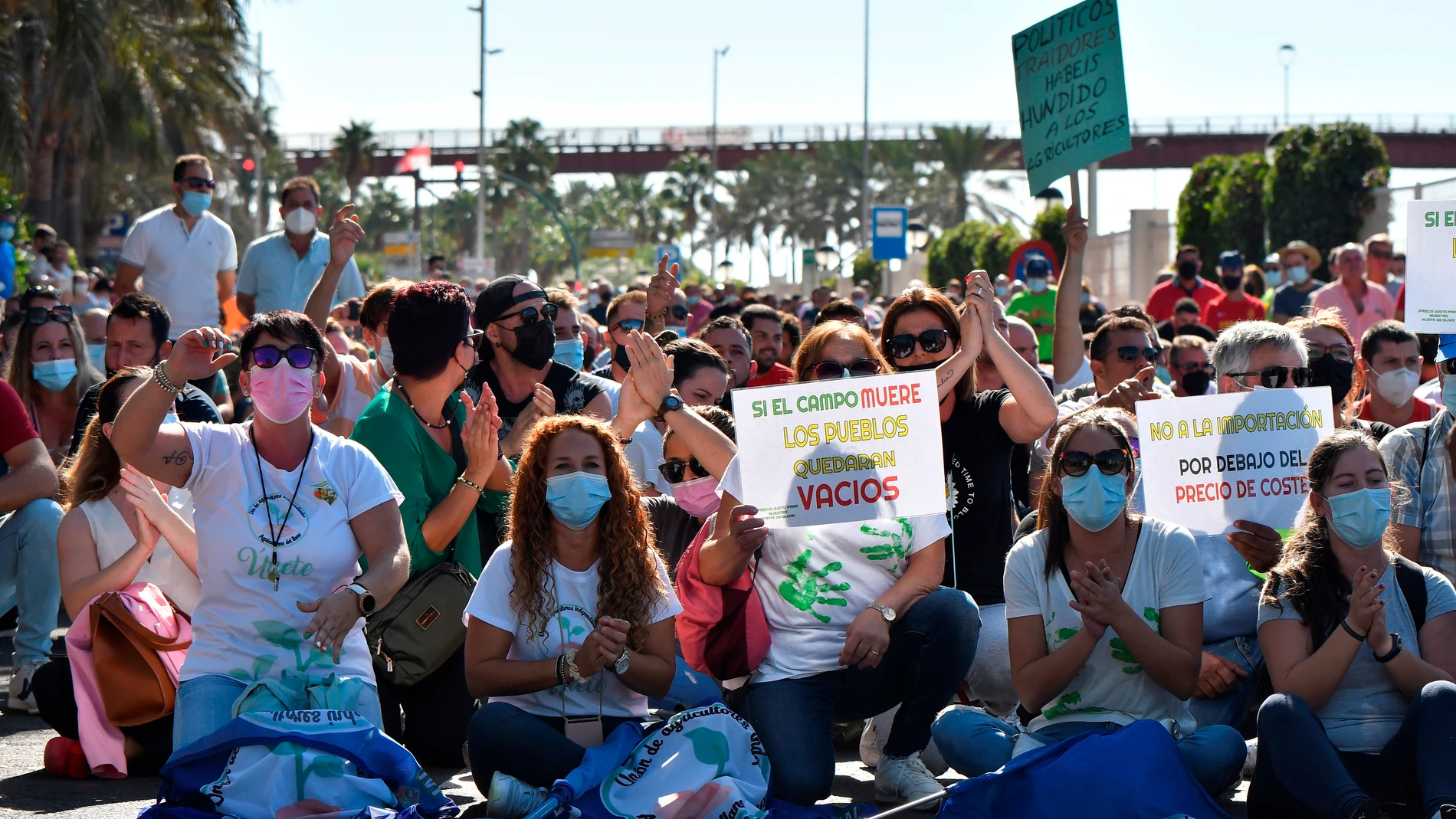 Manifestación de agricultores en Almería convocada por las organizaciones agrarias almerienses y cooperativas agro alimentarias