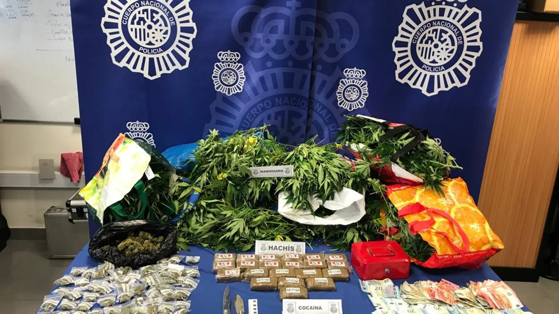 Material incautado en la operación realizada en el barrio de Las Viudas de Valladolid
