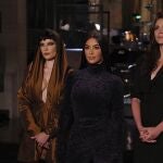 Halsey, junto a Kim Kardashian en el programa "Saturday Night Live". Rosalind O'Connor/NBC via AP