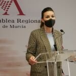 La diputada del PP, y promotora de la iniciativa, Mari Carmen Ruiz Jódar