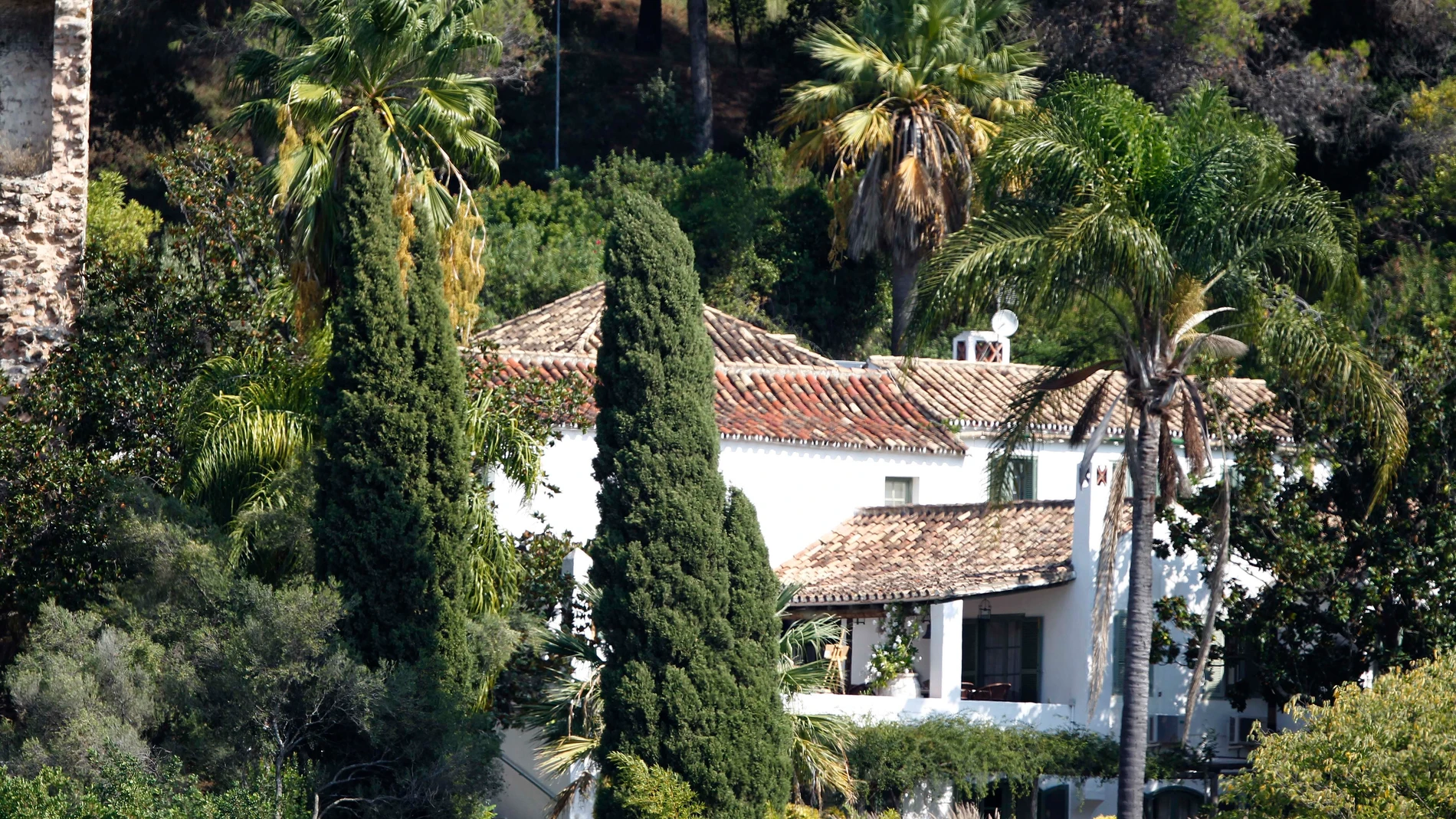 Vista de la lujosa villa en Benahavís (Málaga), donde el Primer Ministro de Inglaterra Boris Jhonson, ha pasado unos días de vacaciones. EFE/ Jorge Zapata