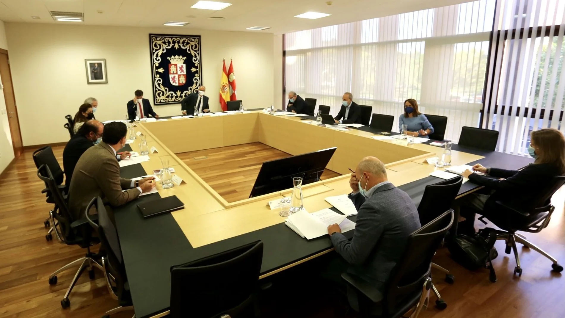 Luis Fuentes preside la Junta de Portavoces en las Cortes