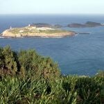Vista de la isla de Isabel II, la única habitada del archipiélago de Chafarinas
