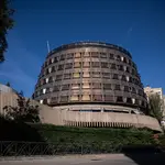 Fachada del Tribunal Constitucional, a 15 de octubre de 2021, en Madrid (España).