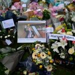Flores en homenaje a Sir David Amess, asesinado por un yihadista en 2021 (Terrorista, Reino Unido) EFE/EPA/FACUNDO ARRIZABALAGA