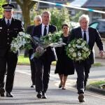 El premier Boris Johnson condenó el ataque y rindió tributo a su colega a quien calificó como “un excelente servidor público” y, por encima de todo, “una de las personas más amables, bondadosas y gentiles de la política”. “Creía apasionadamente en este país y su futuro”, manifestó.