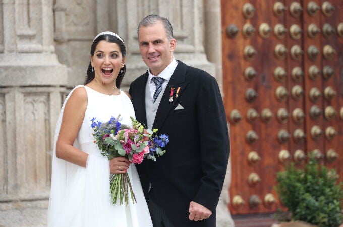 Ortega Smith y Paulina Sánchez el día de su boda en Toledo