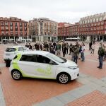 La Plaza Mayor de Valladolid acoge la presentación oficial de la cooperativa 'Ekiwi movilidad', que defiende una movilidad respetuosa con el medio ambiente y con las personas